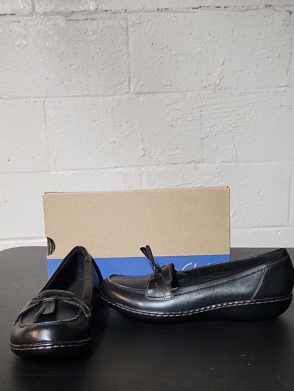 Clarks Ashland Bubble Classic Black Leather Slip-On Loafers